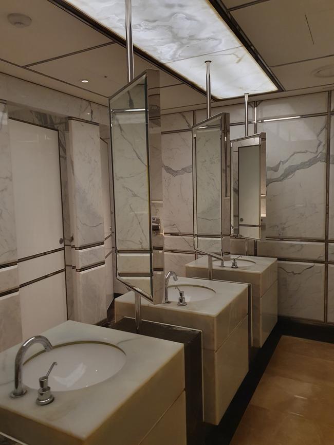 화천군 유리창청소 전문 서비스, 스팅거클리닝이 해결합니다!