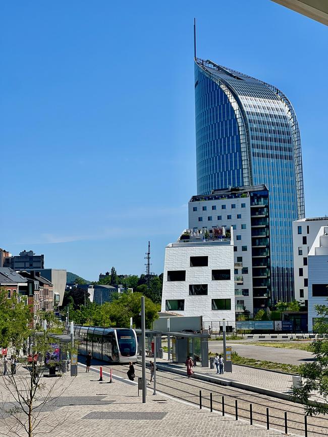 부안군 전문 청소 서비스! 입주청소부터 상가청소까지 스팅거클리닝