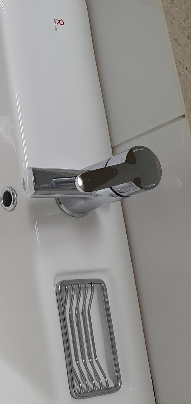 울산 중구 스티커 제거 전문, 스팅거클리닝의 맞춤형 청소 서비스