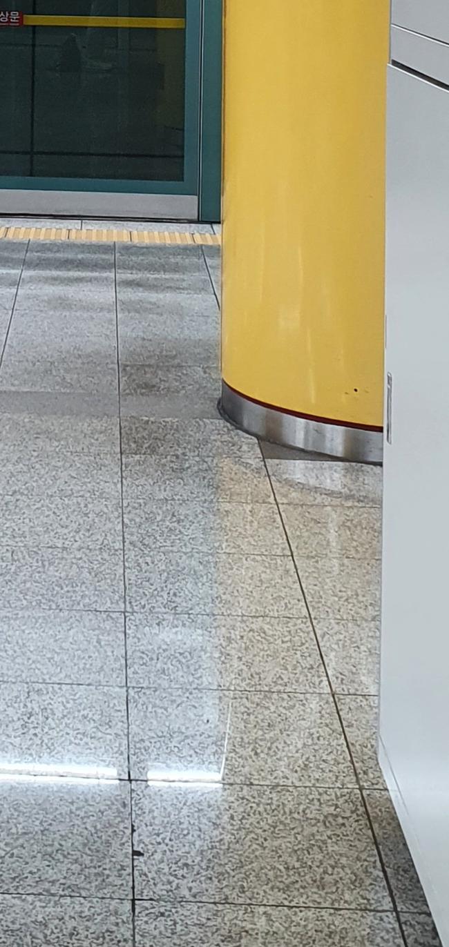 태안군 스팅거클리닝, 신속한 스티커 제거로 공간 새단장!