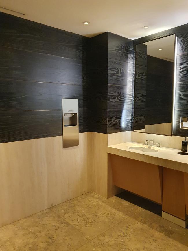 수원시 권선구 광고물 제거 전문 청소 서비스 - 스팅거클리닝