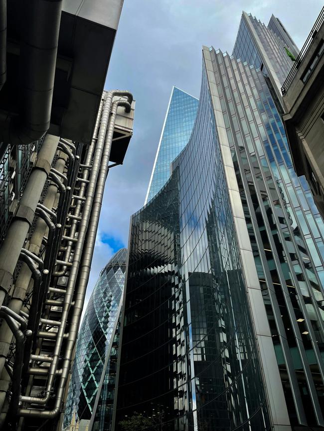 서울 용산구 지식산업센터 청소, 스팅거클리닝의 전문 서비스로 깨끗하게!